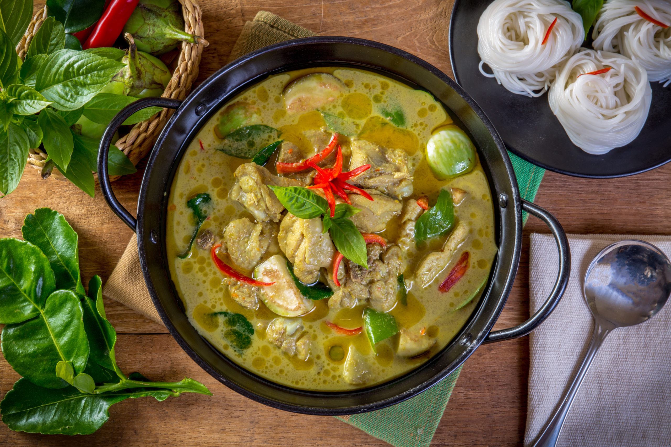 Echtes Thai Green Curry - แกงเขียวหวาน - Rezepte für die Bordküche